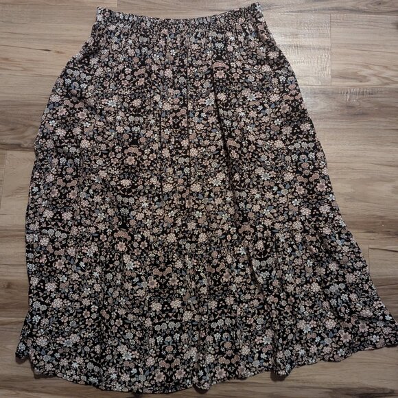 Downeast Black and Floral Wrap Skirt, L - Picture 6 of 6